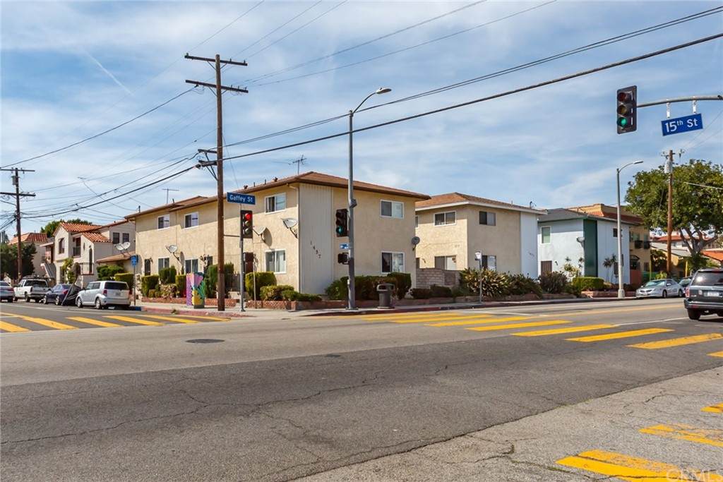 1437 Gaffey Street - Photo 1