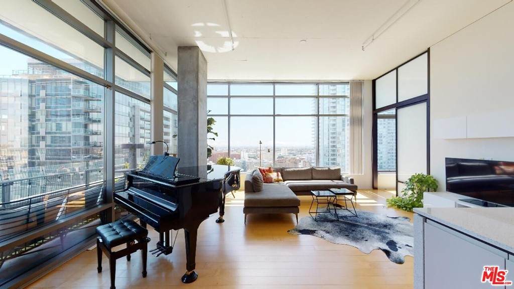 1100 Hope Street - Photo 1