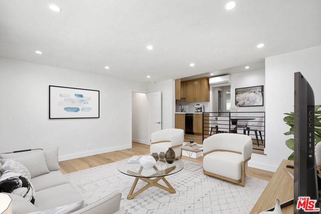 843 11TH Street - Photo 1