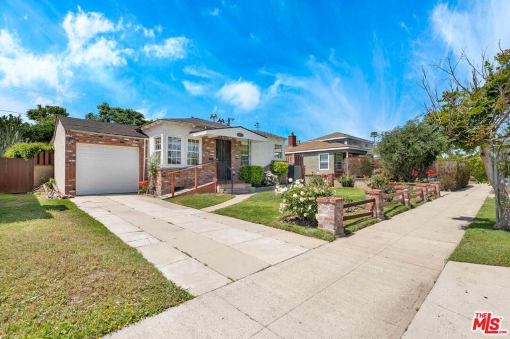 4035 Beethoven Street - Photo 1