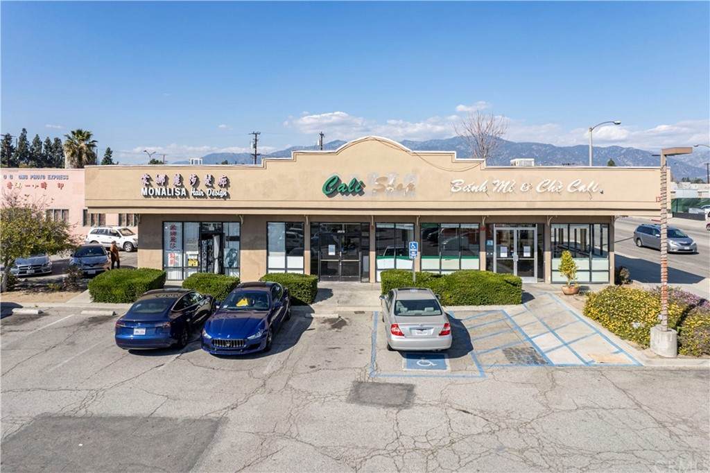 137 San Gabriel Boulevard - Photo 1