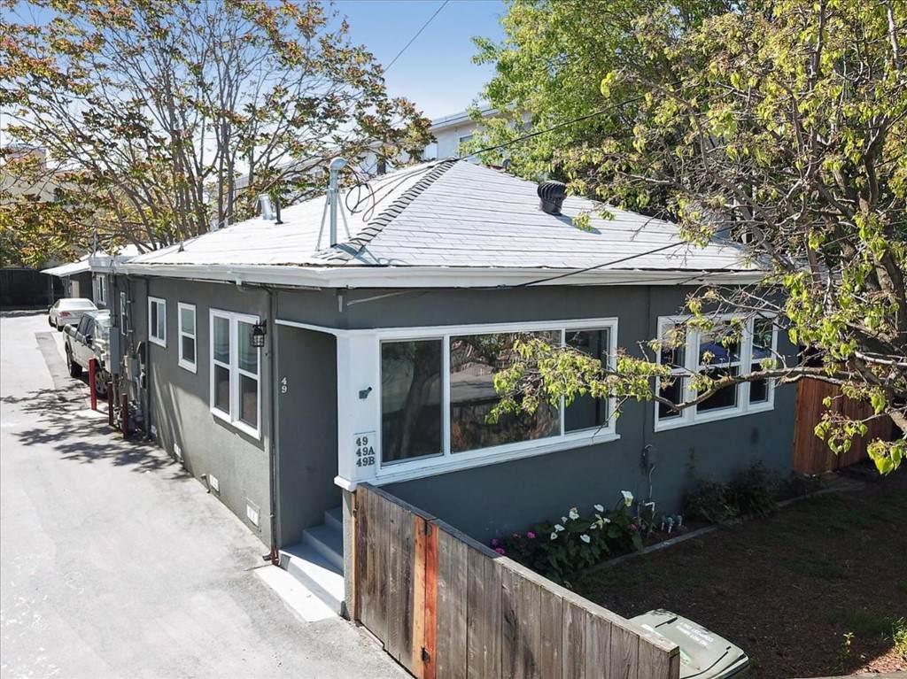 49 Oak Avenue - Photo 1
