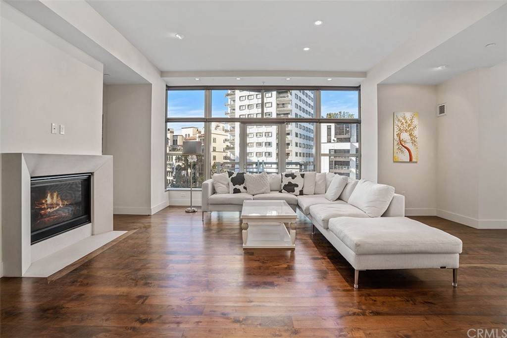 10776 Wilshire Boulevard - Photo 1