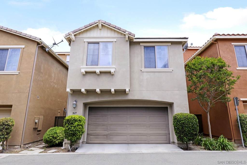 1827 Lavender Ln - Photo 1
