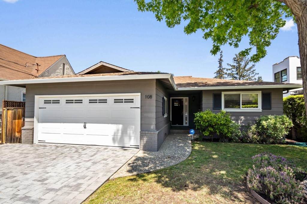 108 Clover Lane - Photo 1