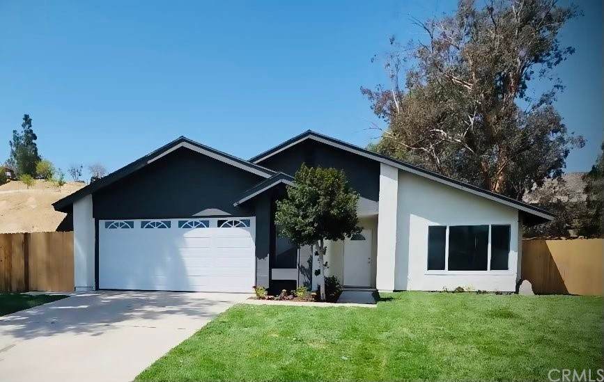 5912 Santa Ana Avenue - Photo 1
