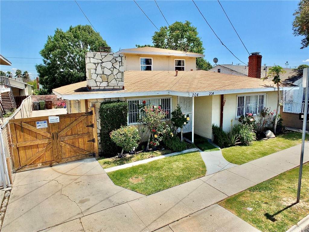 204 Santa Fe Avenue - Photo 1