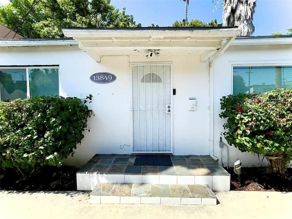 13849 Moorpark Street - Photo 1