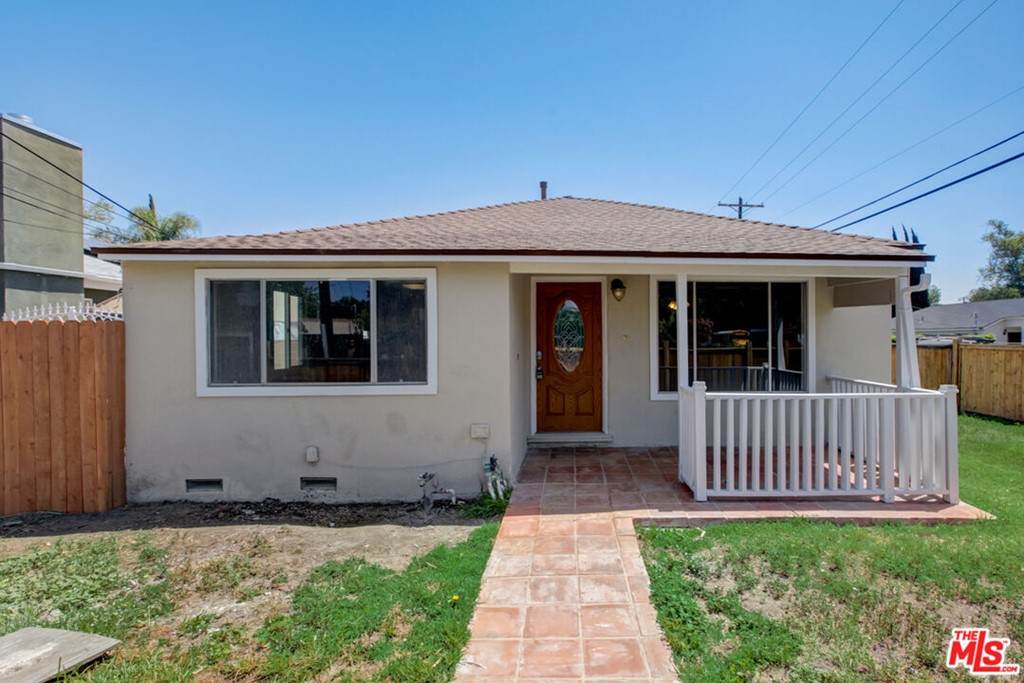 7402 Amigo Avenue - Photo 1
