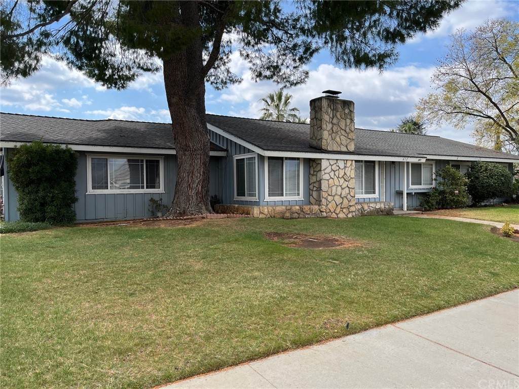 612 Sunset Drive - Photo 1