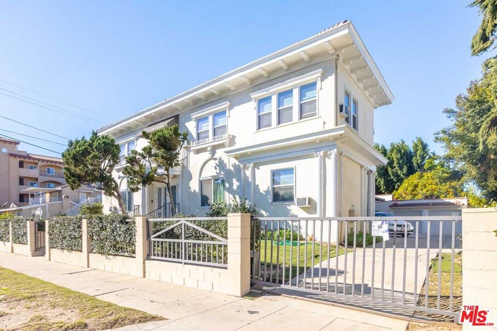 939 Wilton Place - Photo 1