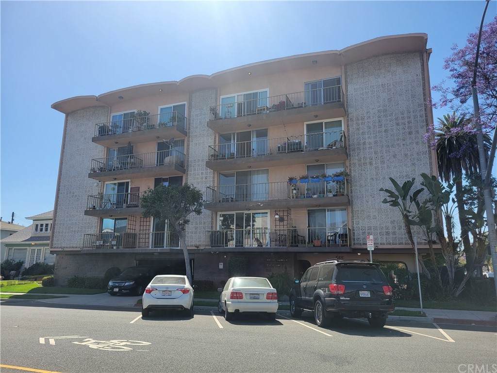 545 Chestnut Avenue - Photo 1