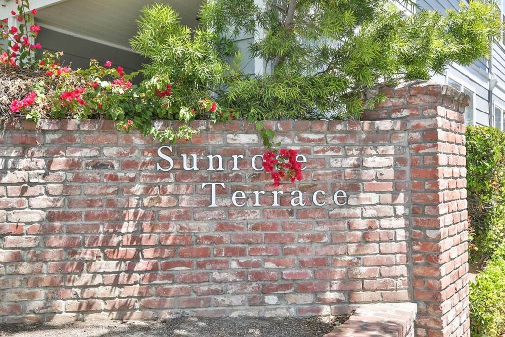 902 Sunrose Terrace - Photo 1