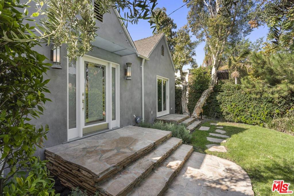 363 Huntley Drive - Photo 1