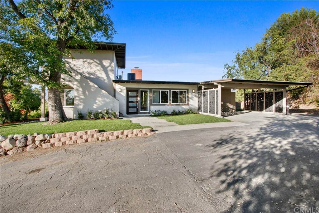 623 5th Street - Photo 1