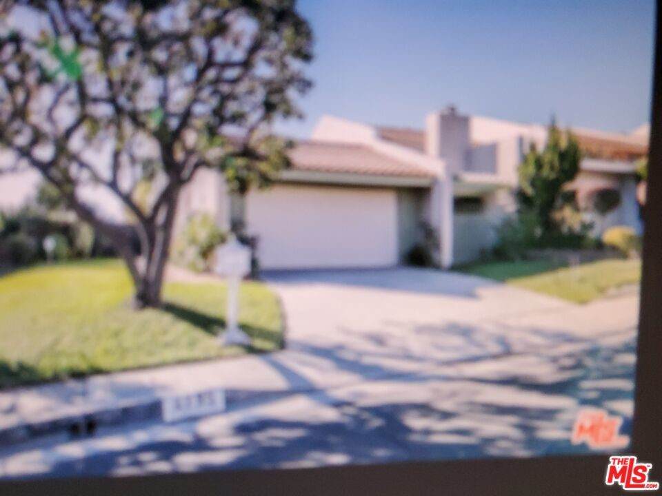 2755 Bottlebrush Drive - Photo 1
