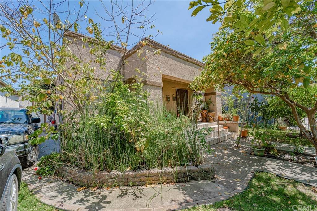2384 Linden Avenue - Photo 1