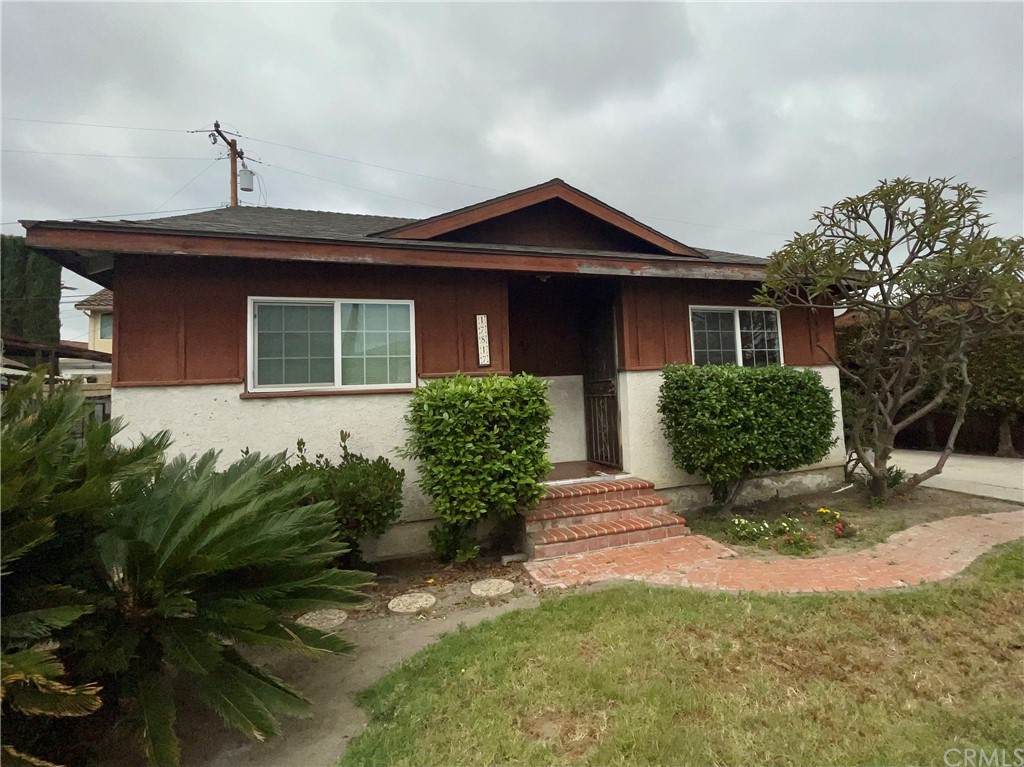 17817 Roseton Avenue - Photo 1