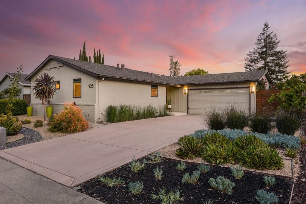 928 Kennard Way - Photo 1