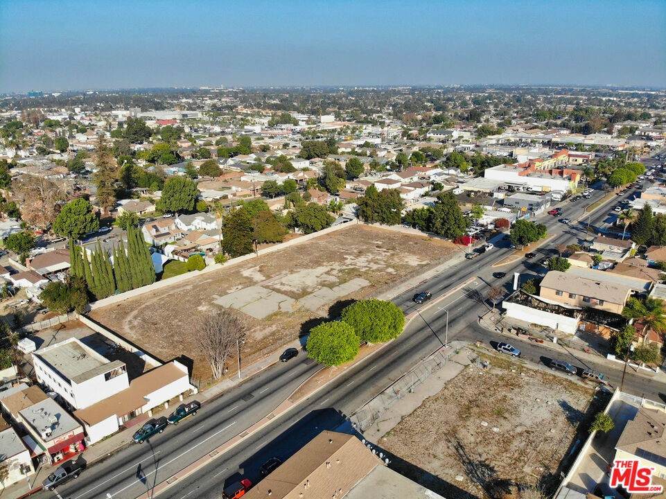 1035 Rosecrans Avenue - Photo 1