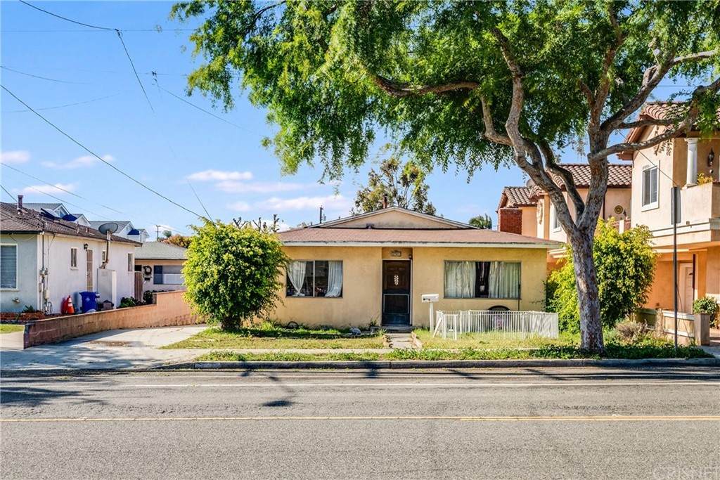 2304 1/2 Grant Avenue - Photo 1