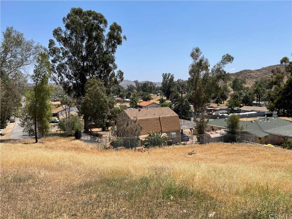 9 Robertson - Photo 1
