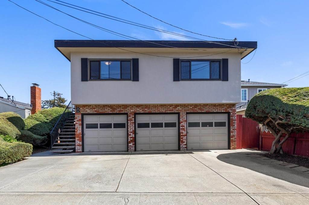 1115 Spruce Street - Photo 1