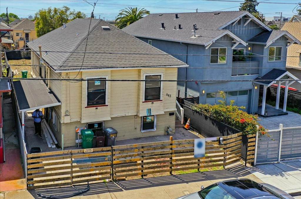 863 35th Street - Photo 1