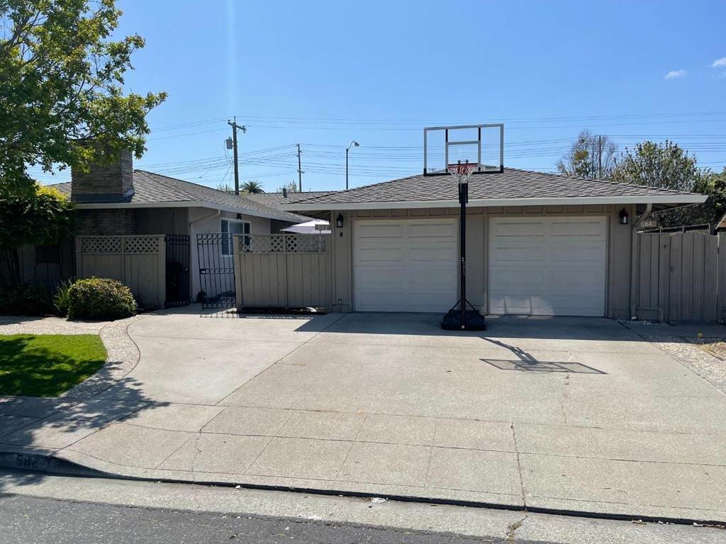 582 Harvard Avenue - Photo 1
