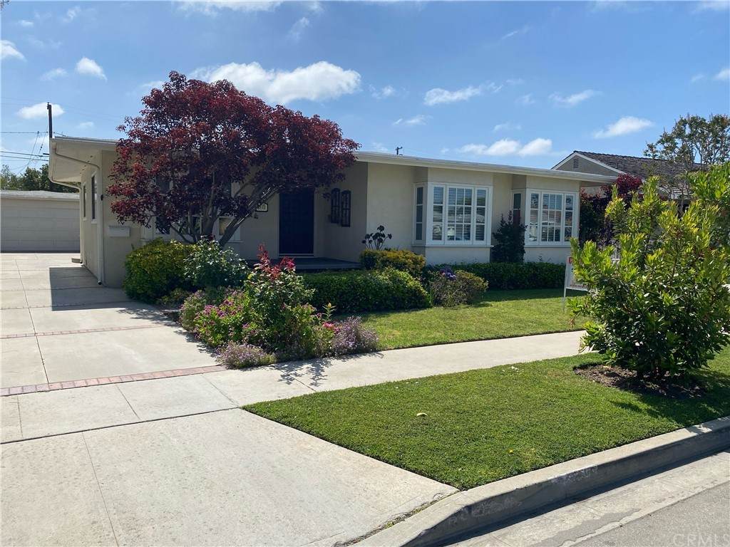 2770 Stanbridge Avenue - Photo 1