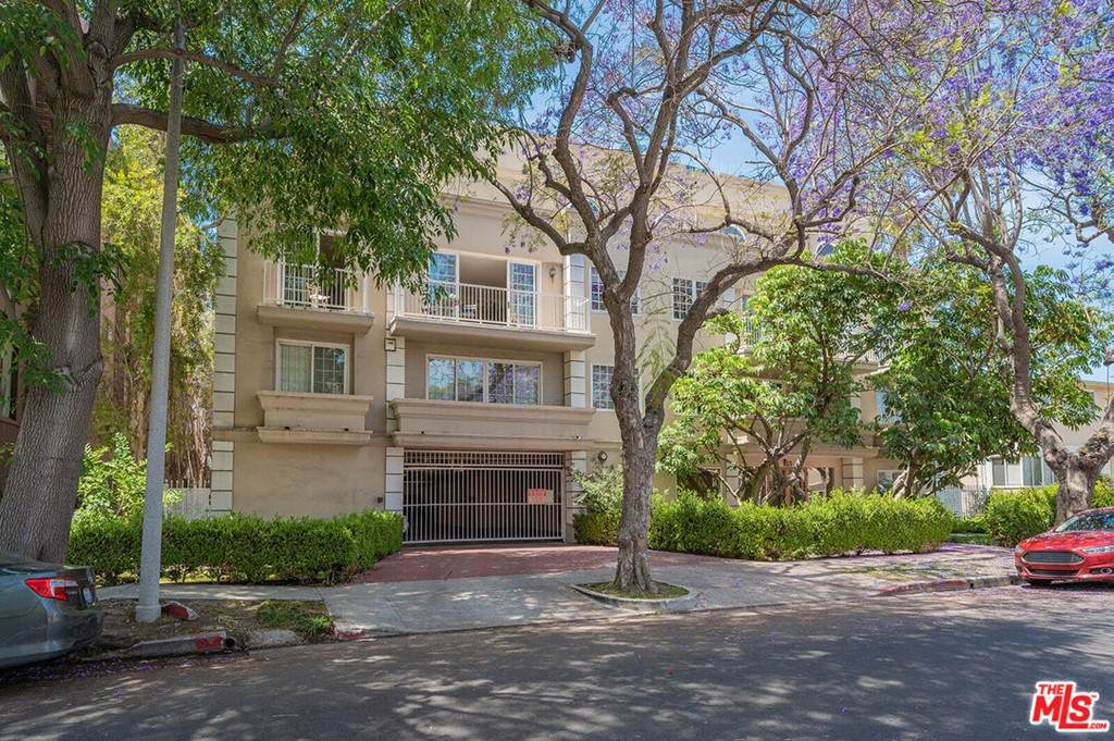 855 Wooster Street - Photo 1
