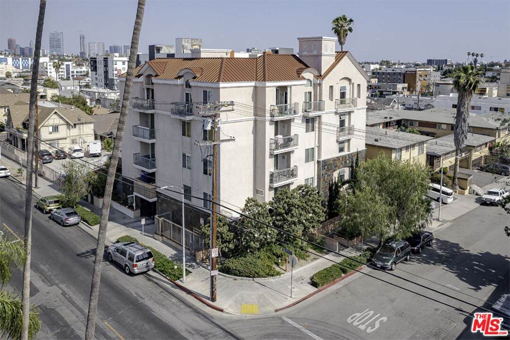 3140 San Marino Street - Photo 1