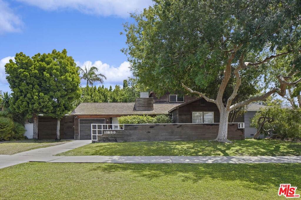 11850 Park Avenue - Photo 1