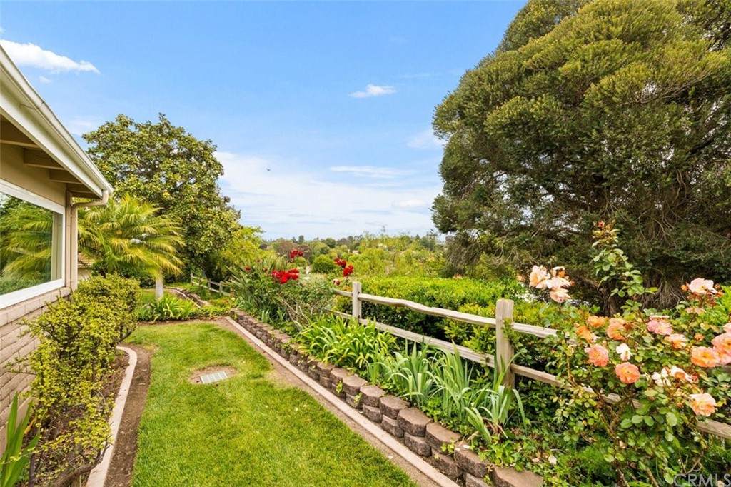5064 Avenida Del Sol - Photo 1