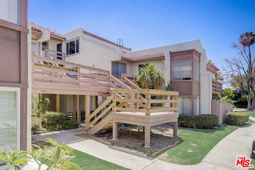 988 Citron Street - Photo 1