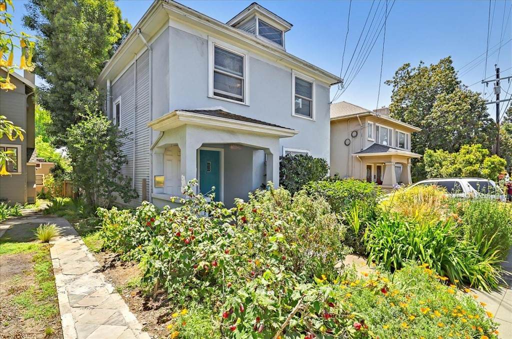 6053 Harwood Avenue - Photo 1