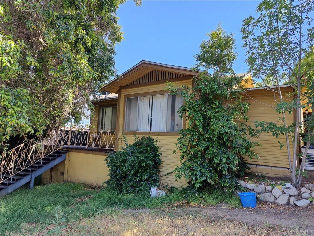 2384 Norwalk Avenue - Photo 1