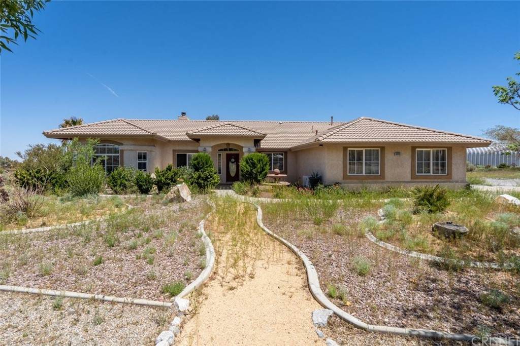 8809 Wolf Drive - Photo 1