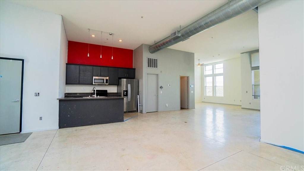 211 Main - Photo 1