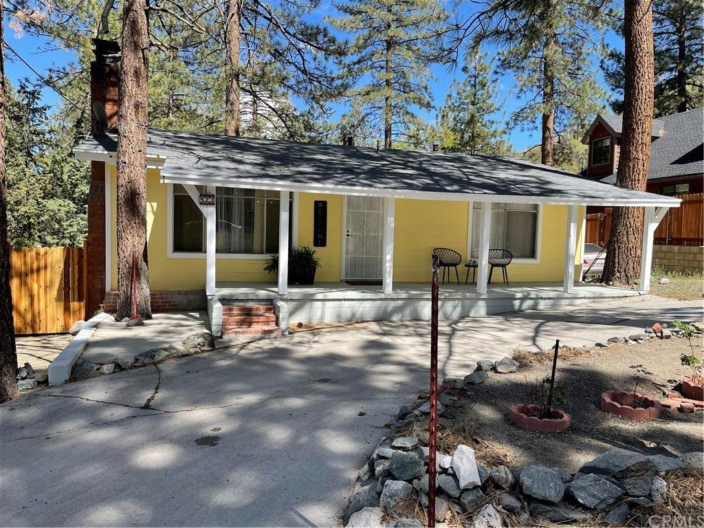 523 Lark Drive - Photo 1