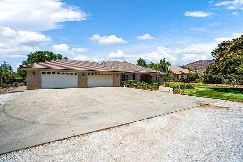 40130 Walnut Street - Photo 1