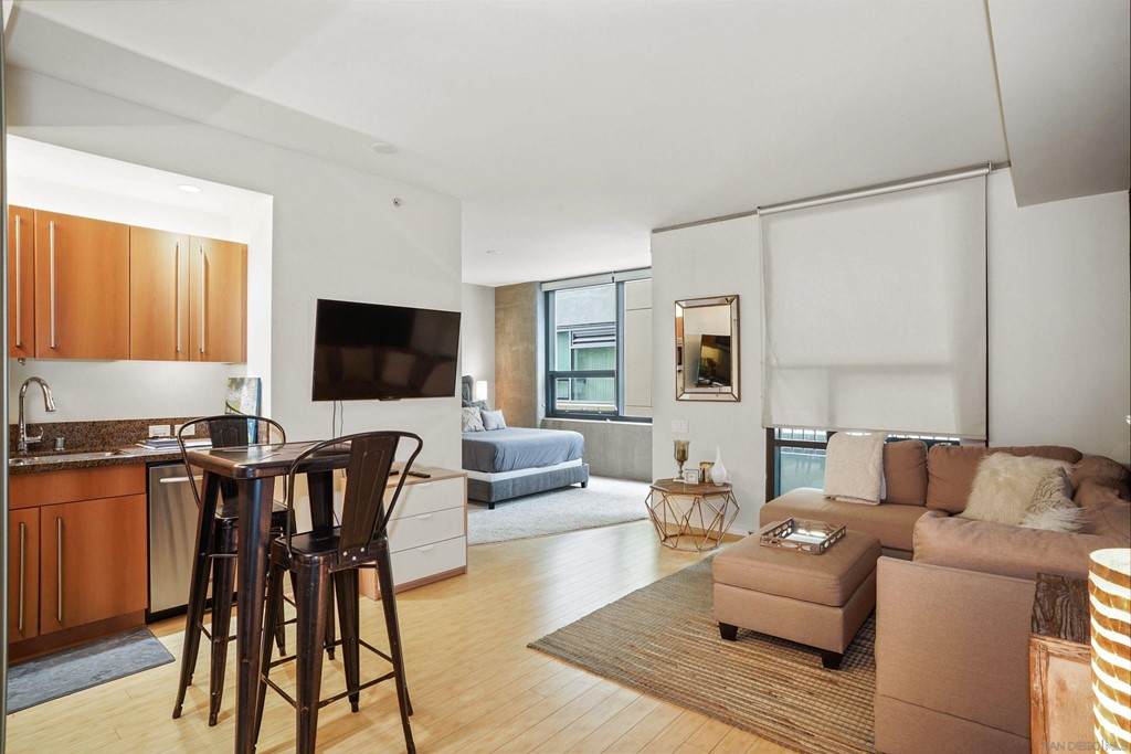 350 11th Ave - Photo 1