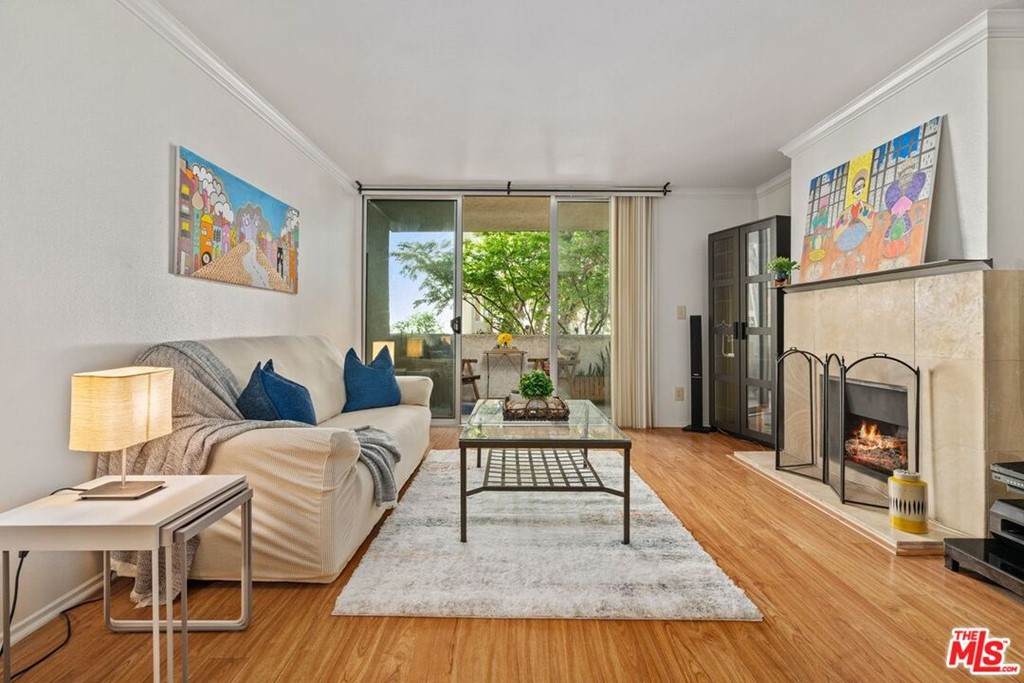 5325 Newcastle Avenue - Photo 1