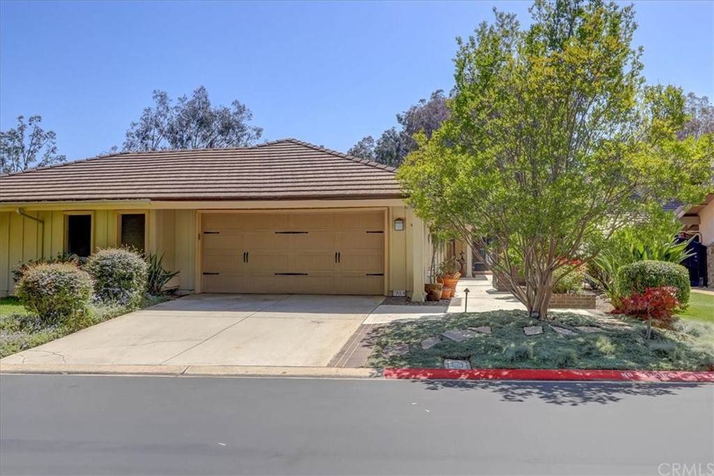 7814 Broadmoor - Photo 1