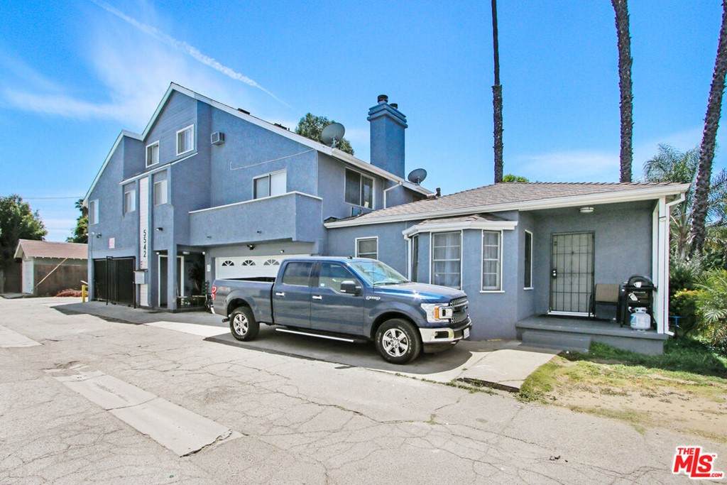 5542 Hazeltine Avenue - Photo 1