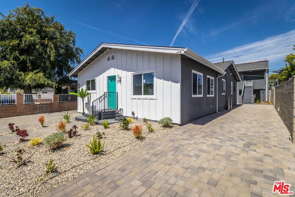 2113 Longwood Avenue - Photo 1