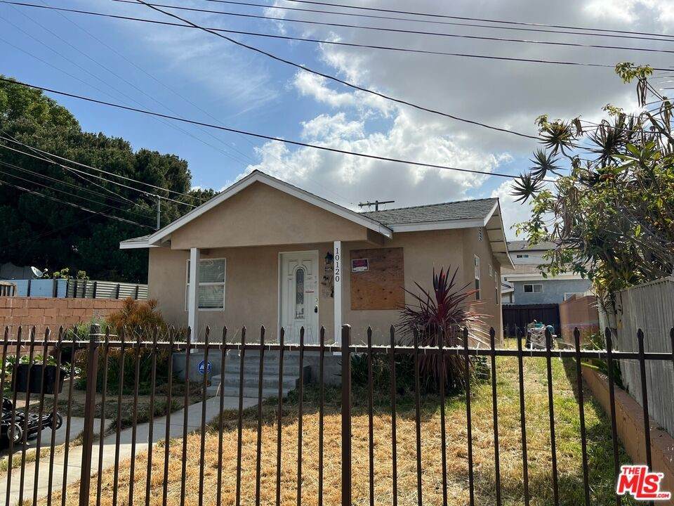 10120 Towne Avenue - Photo 1
