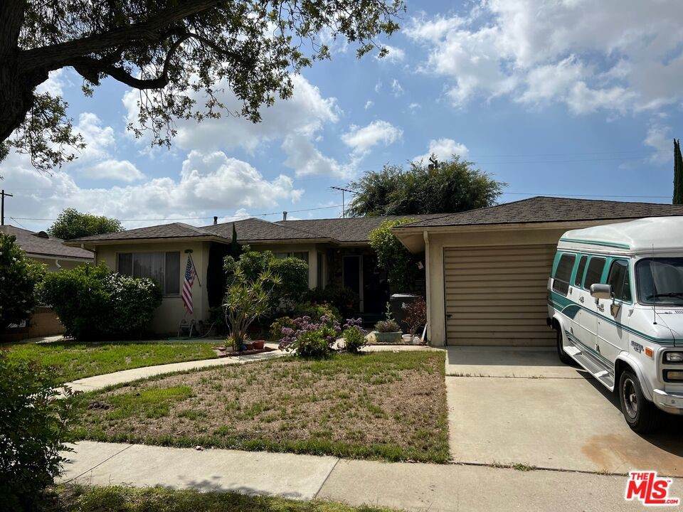 1012 46TH Street - Photo 1