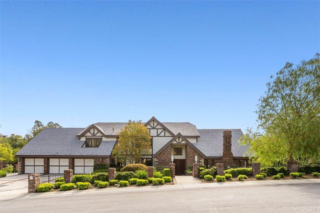200 Chrisalta Way - Photo 1