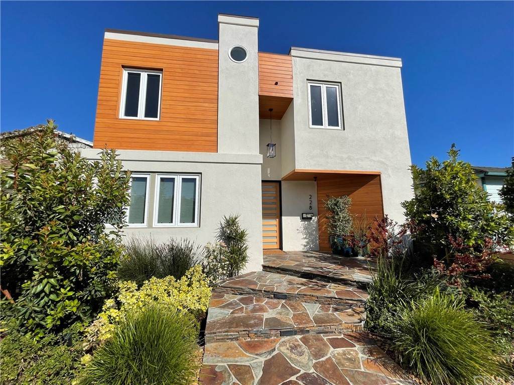 228 13th Street - Photo 1